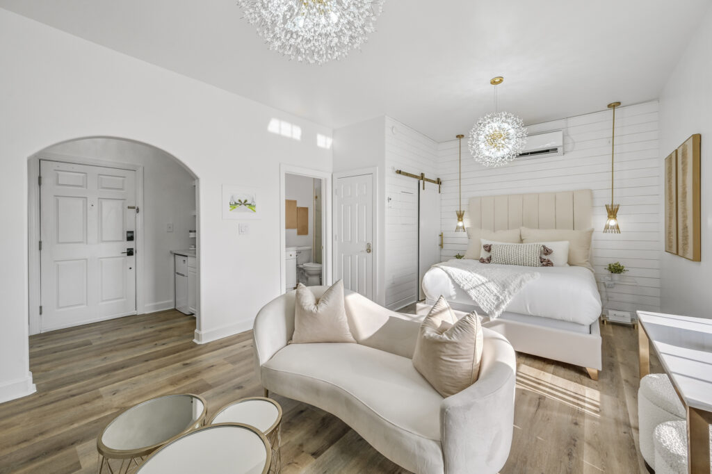 Sea Pearl studio interior with coastal furnishings and sitting area