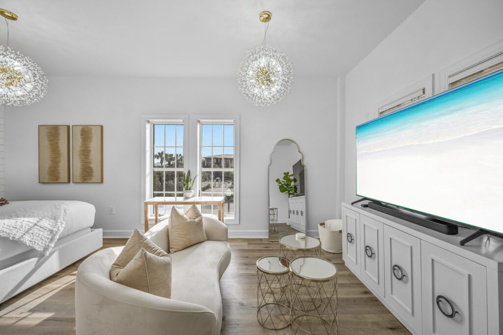 Sea Pearl sitting area with 70-inch television